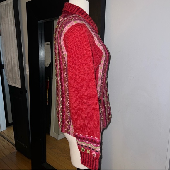 Newari Handcrafted in Nepal by Icelandic design
Cardigan Sweater - Small - Picture 3 of 10